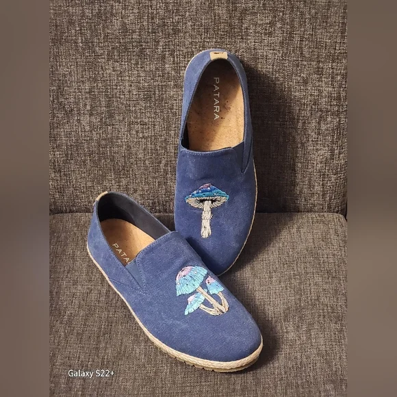 PATARA MEN,S  BLUE SLIP-ON Shoes with Mushroom Embroidery Size 9. NWOT. - Picture 2 of 11